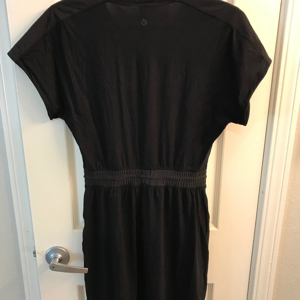 Lululemon throw it on dress size 4 vguc - Picture 4 of 4